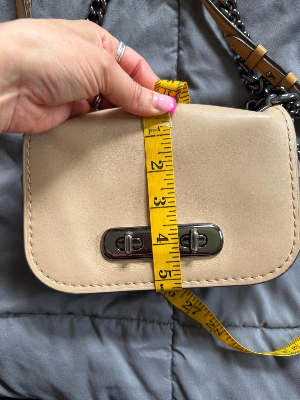 Coach Taupe Leather Shoulder Bag with Dark Chain Strap - Picture 3 of 10